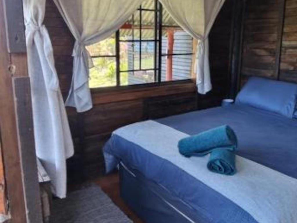 Tsitsikamma Wolf Sanctuary Eco Cabins & Teepees Stormsrivier Habitación foto
